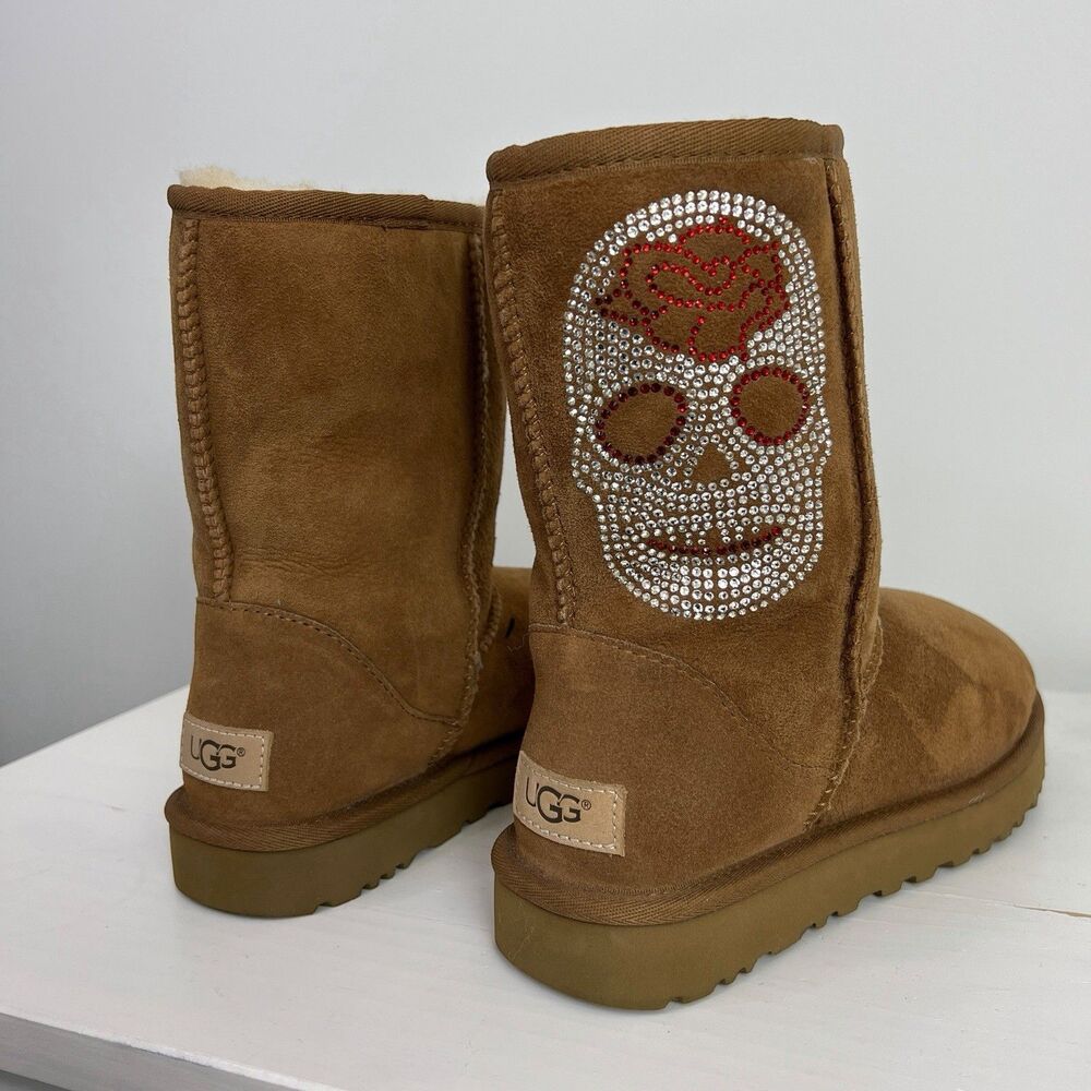 UGG Classic Short II Custom Rhinestone Sugar Skull Dice Boots Chestnut Sz 7 W
